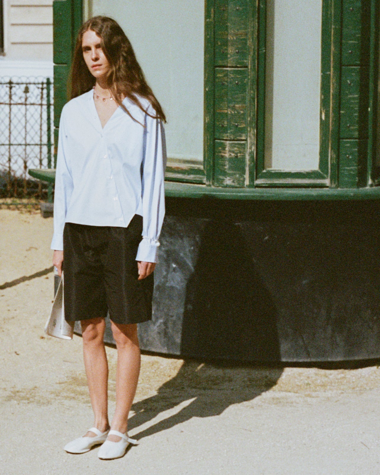 Signature asymmetrical light cotton shirt Baby blue